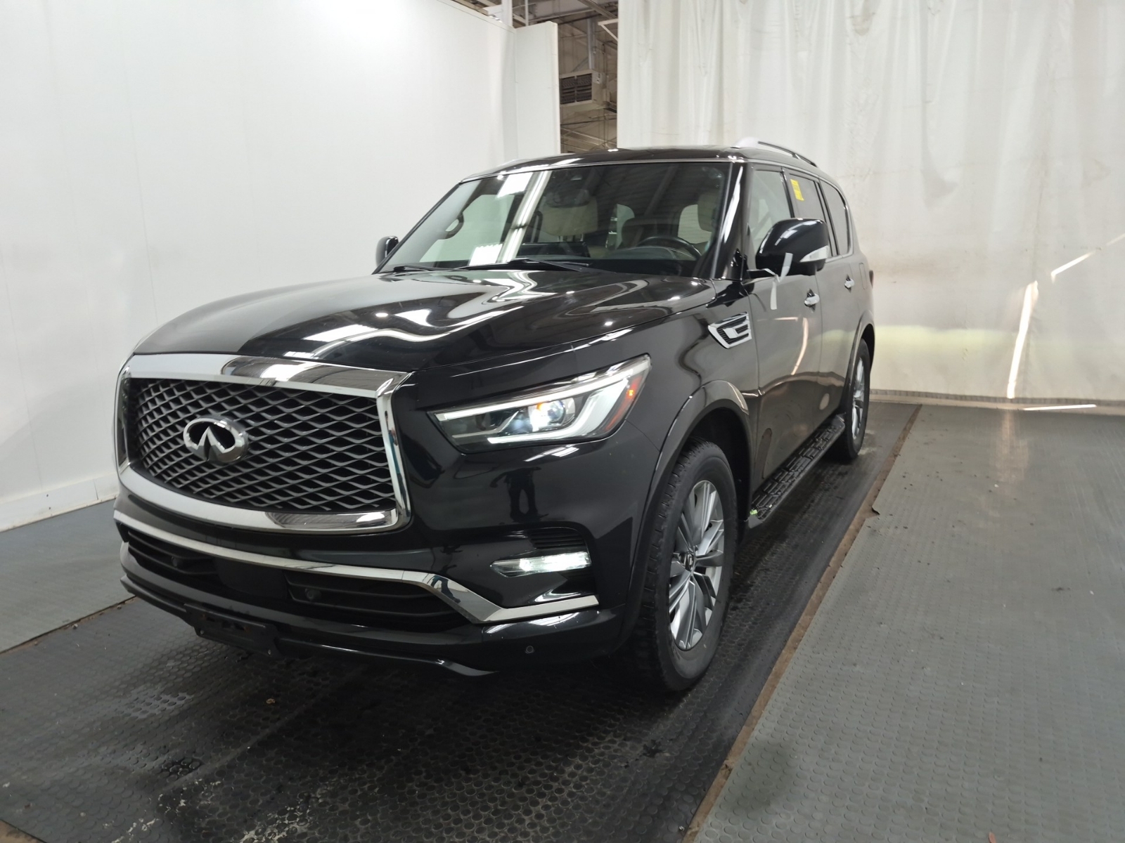 INFINITI QX80