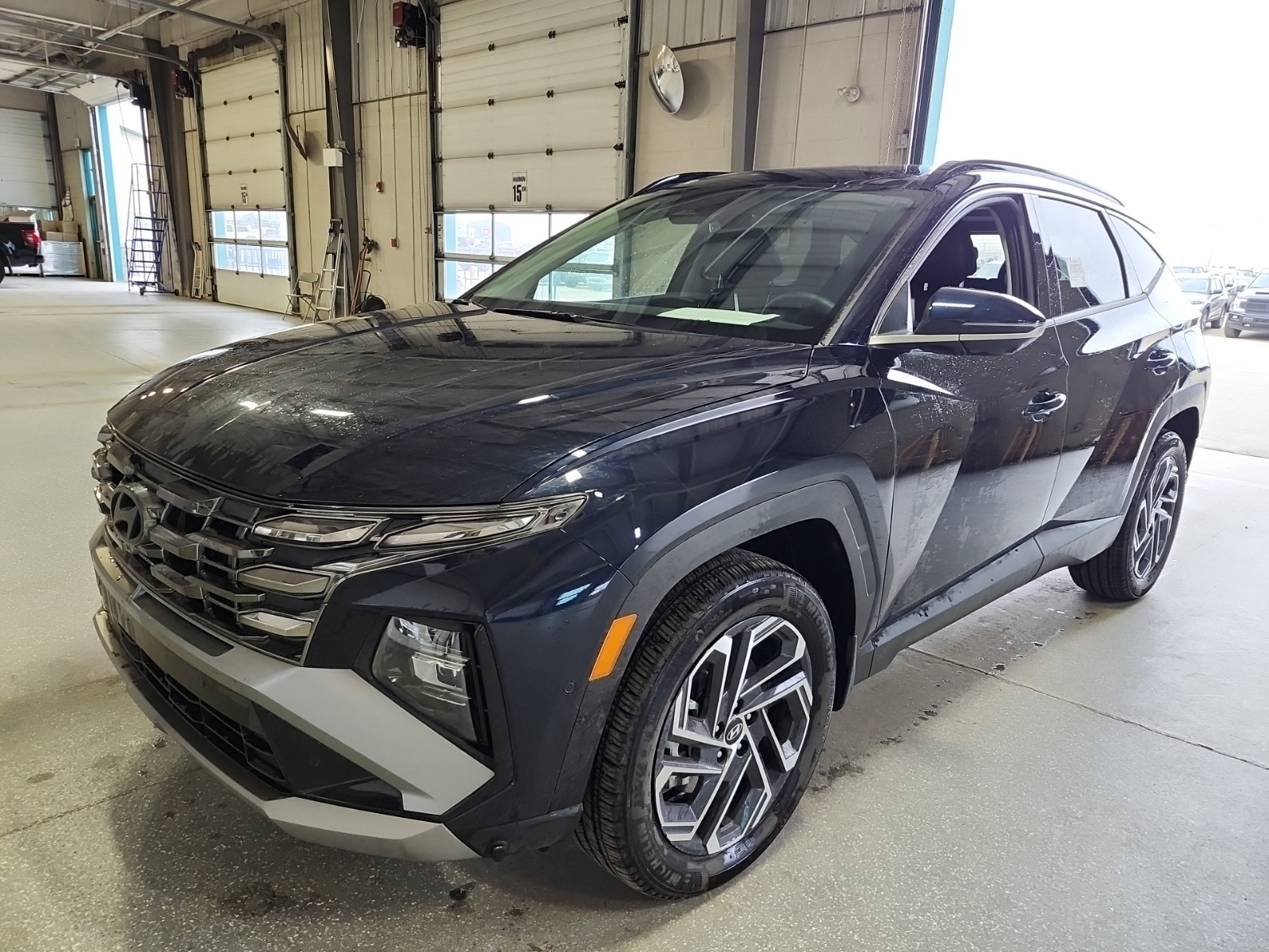 HYUNDAI TUCSON HYBRID