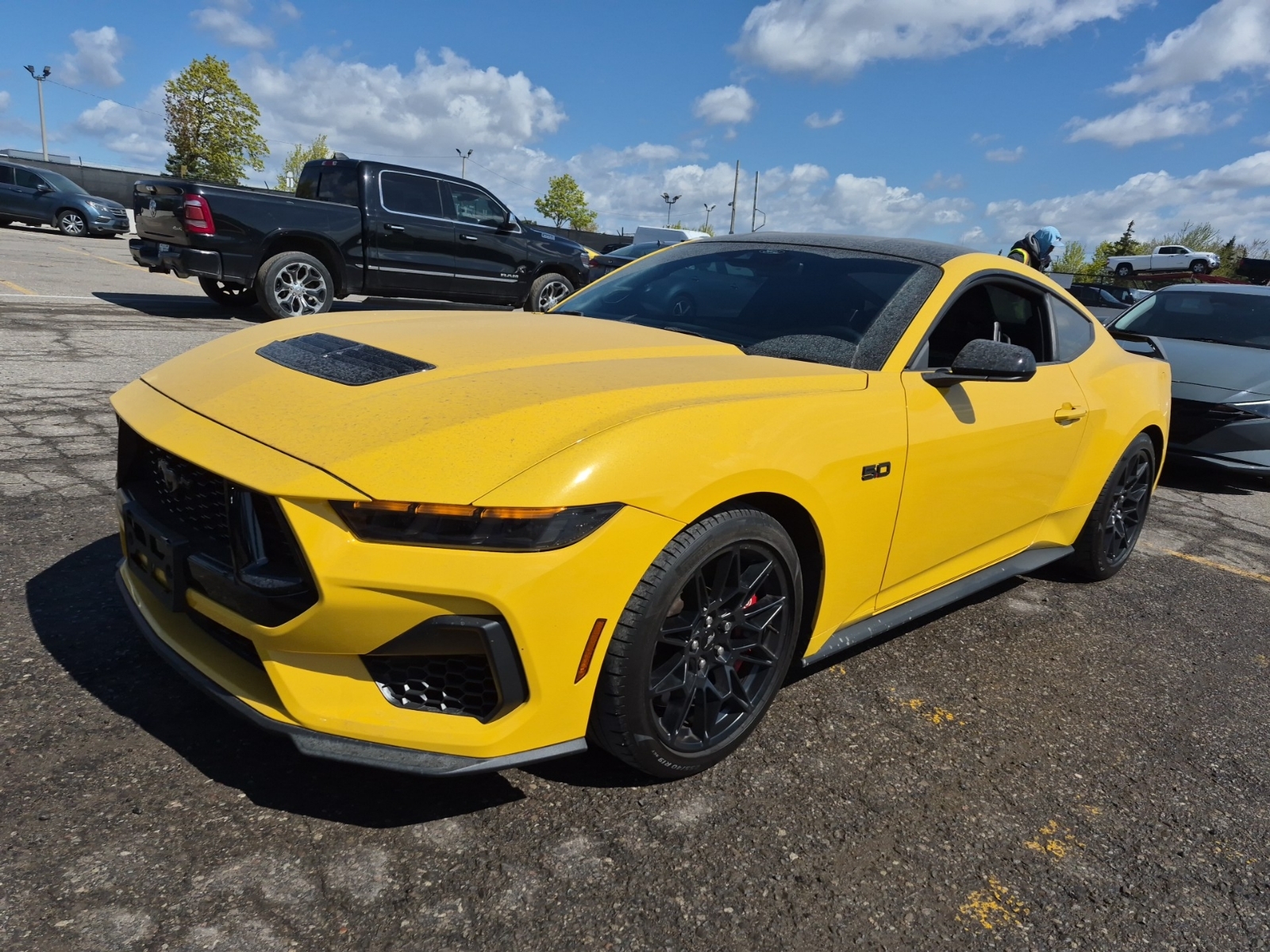FORD MUSTANG