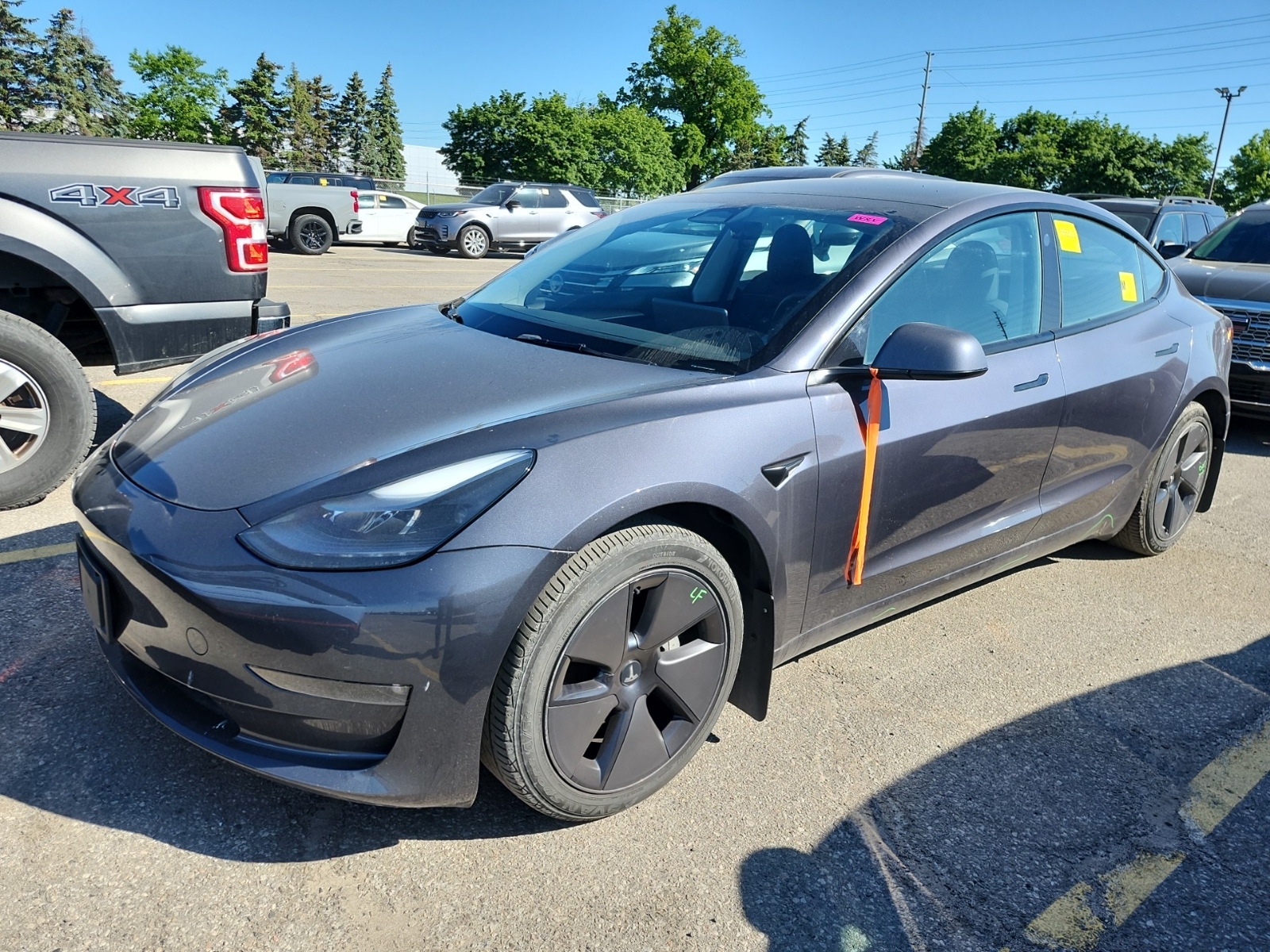 TESLA MODEL 3
