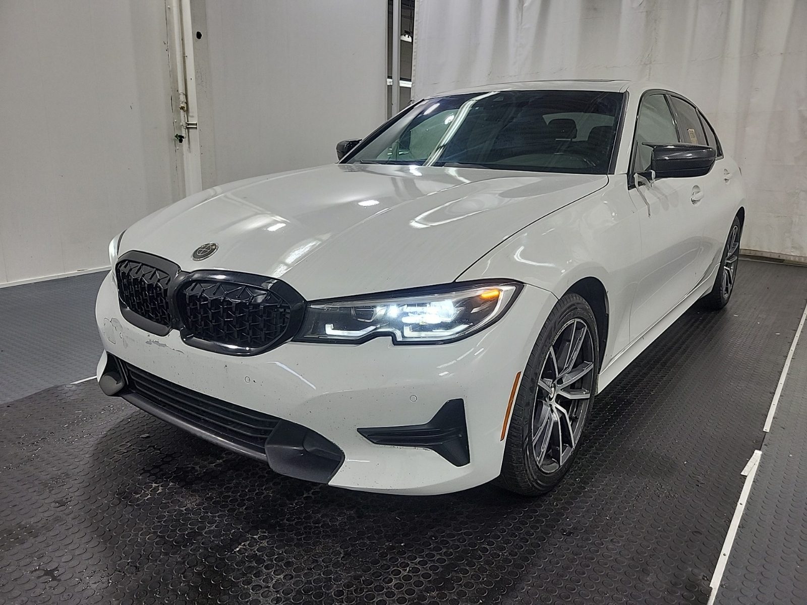 BMW 3 SERIES