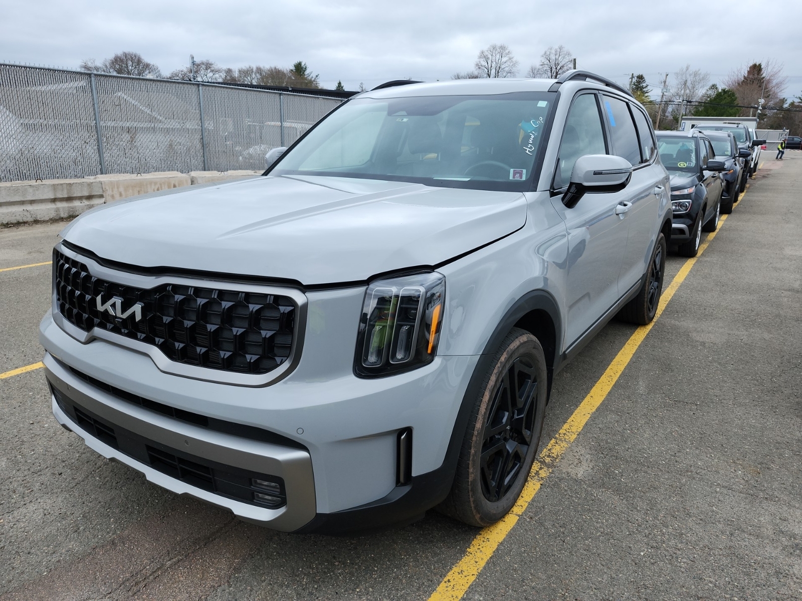 KIA TELLURIDE